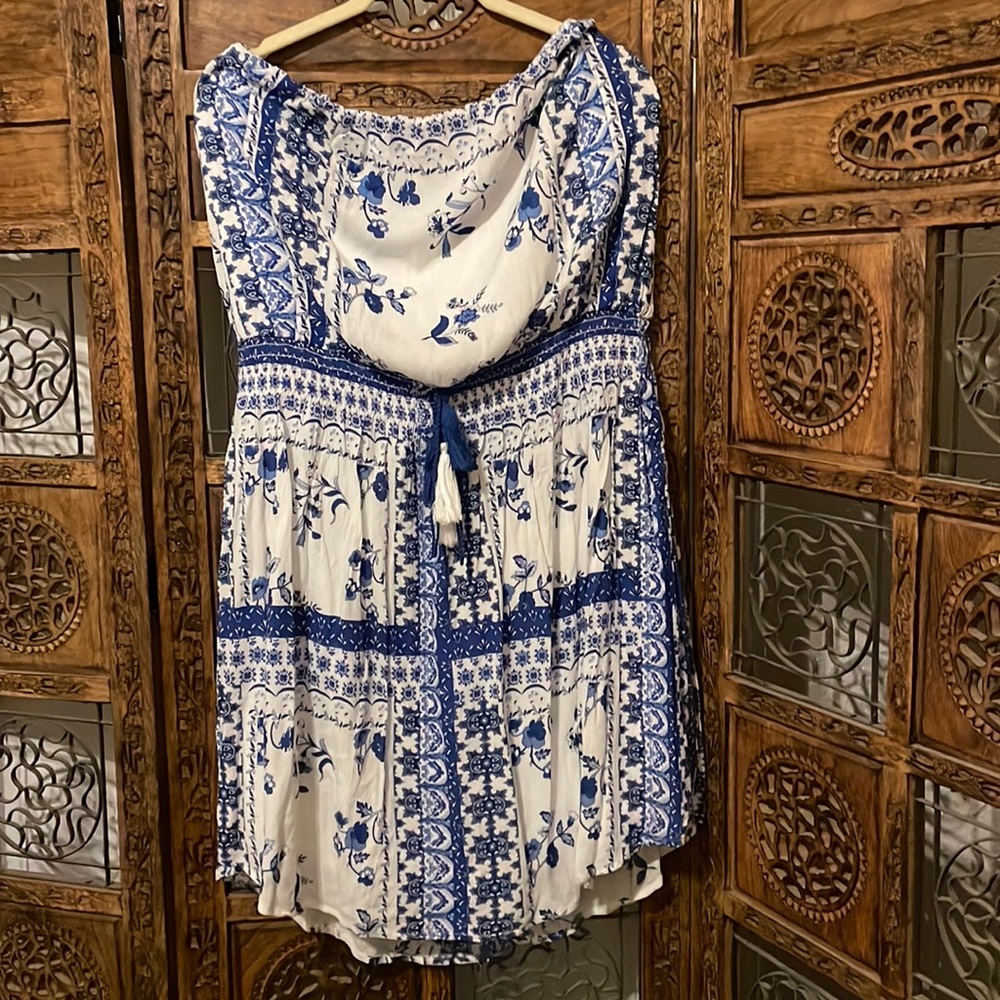 Xhilaration White Sand Strapless dress